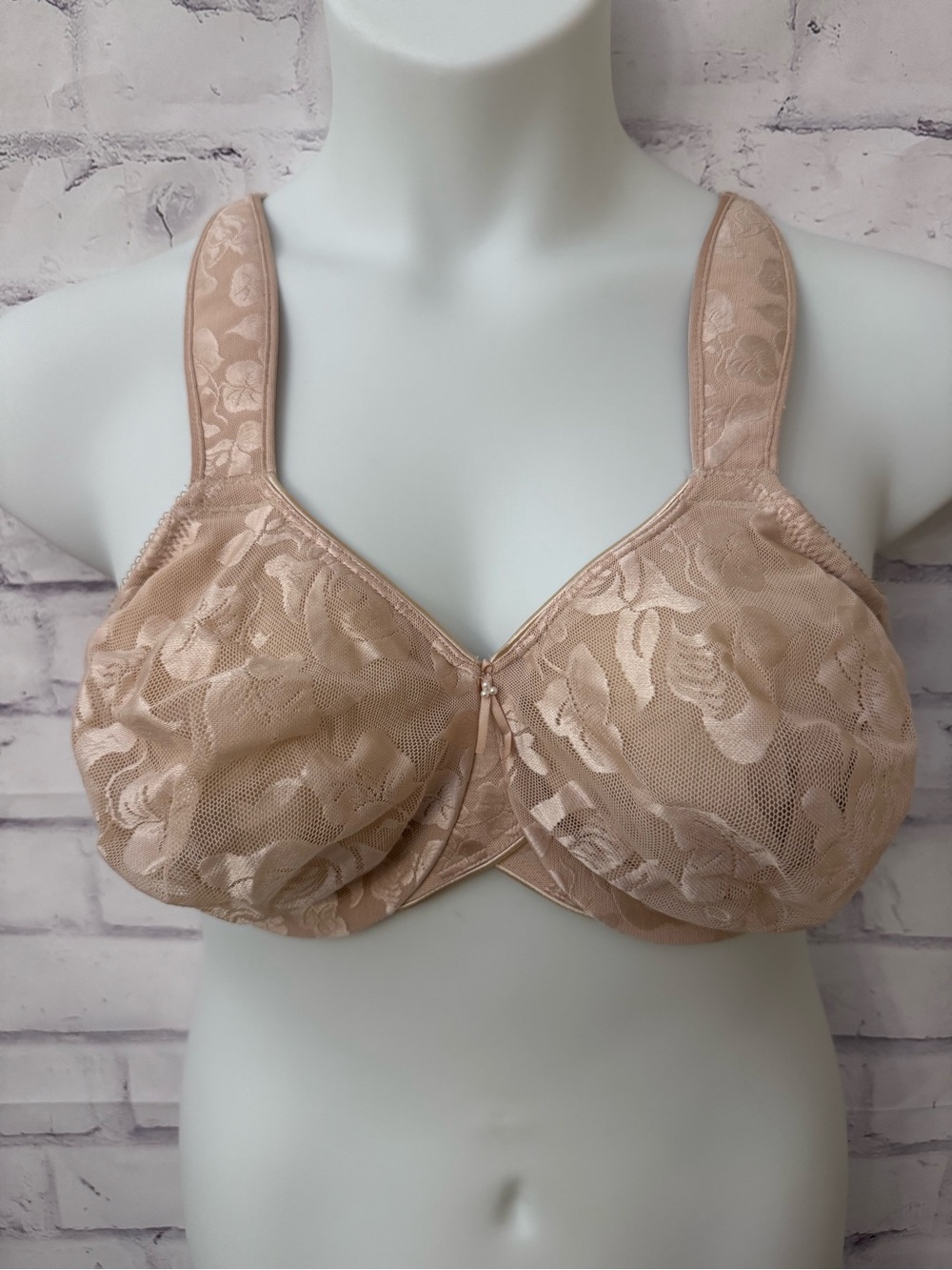Wacoal Bra 44D Beige Awareness Underwire Style 85567 Seamless Pink Ribbon flaw